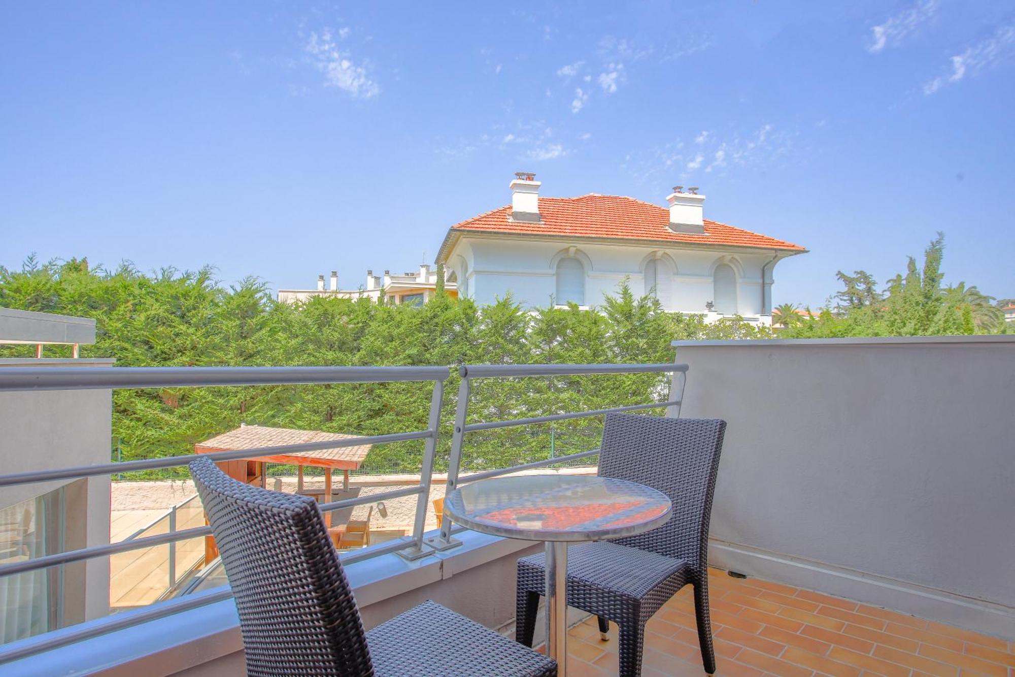 Saint-Raphaël Hotel Brise De Mer - Piscine Interieure & Exterieure מראה חיצוני תמונה