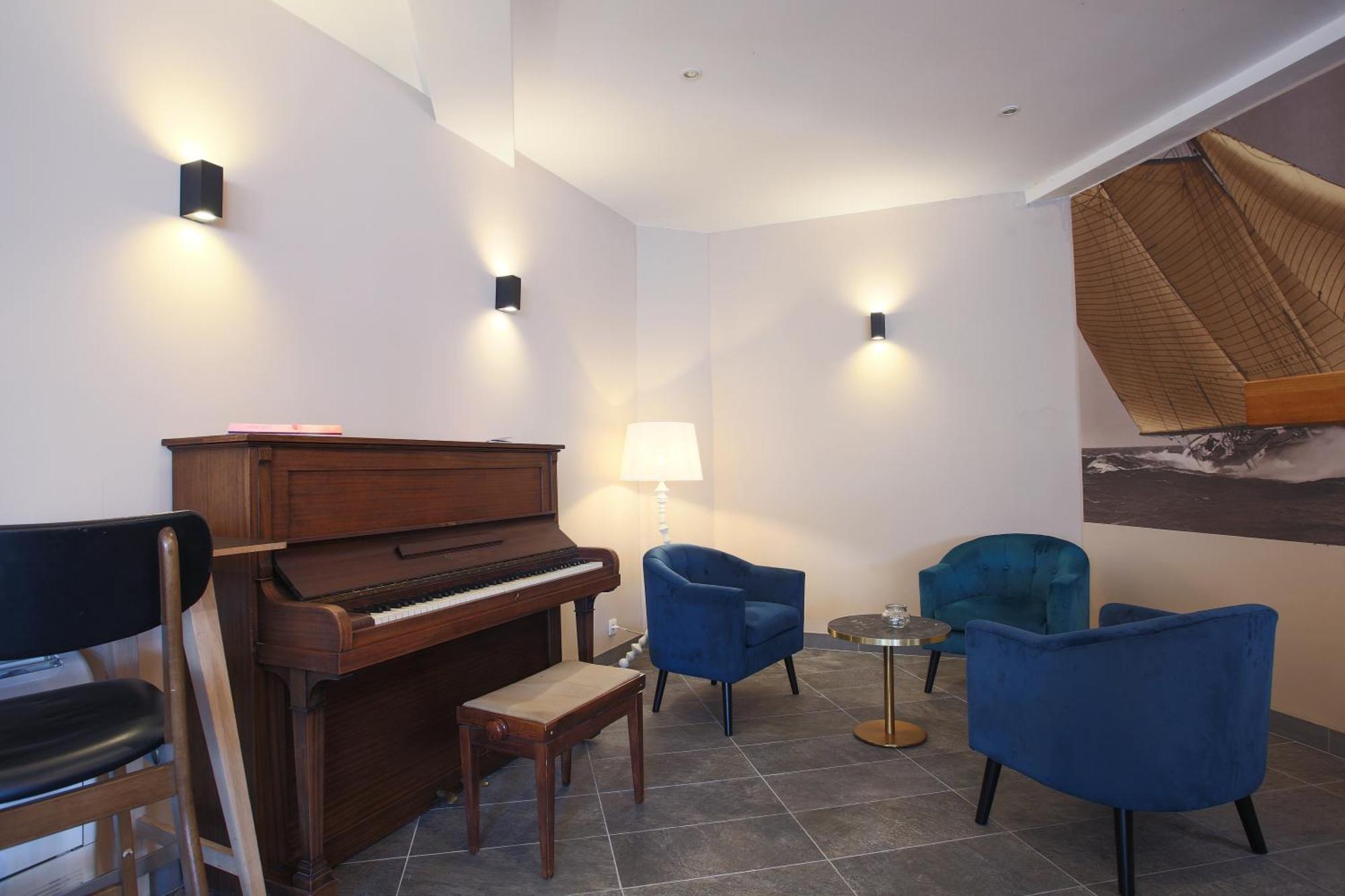 Saint-Raphaël Hotel Brise De Mer - Piscine Interieure & Exterieure מראה חיצוני תמונה